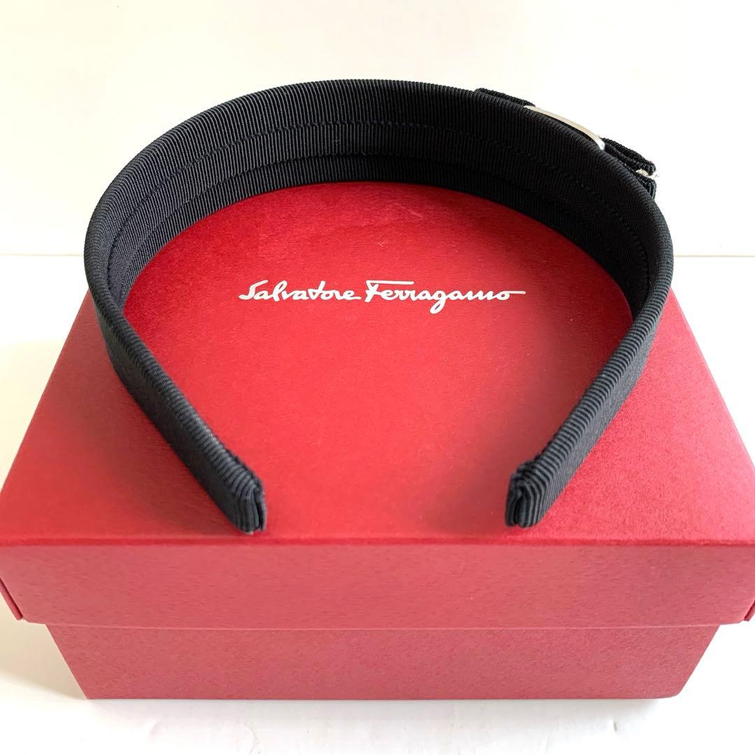 新品未使用　Ferragamo ヴァラ　リボン　ラインストーン　カチューシャ