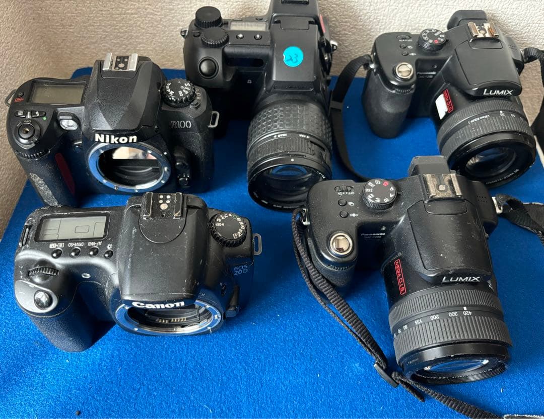 デジタル一眼レフカメラ　　　5台セット