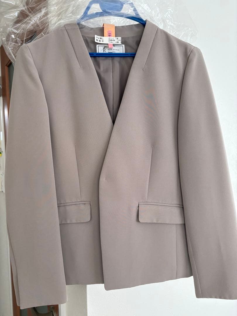 ロペピクニック360°ウルトラストレッチノーラペルジャケット　ラップ風スカート