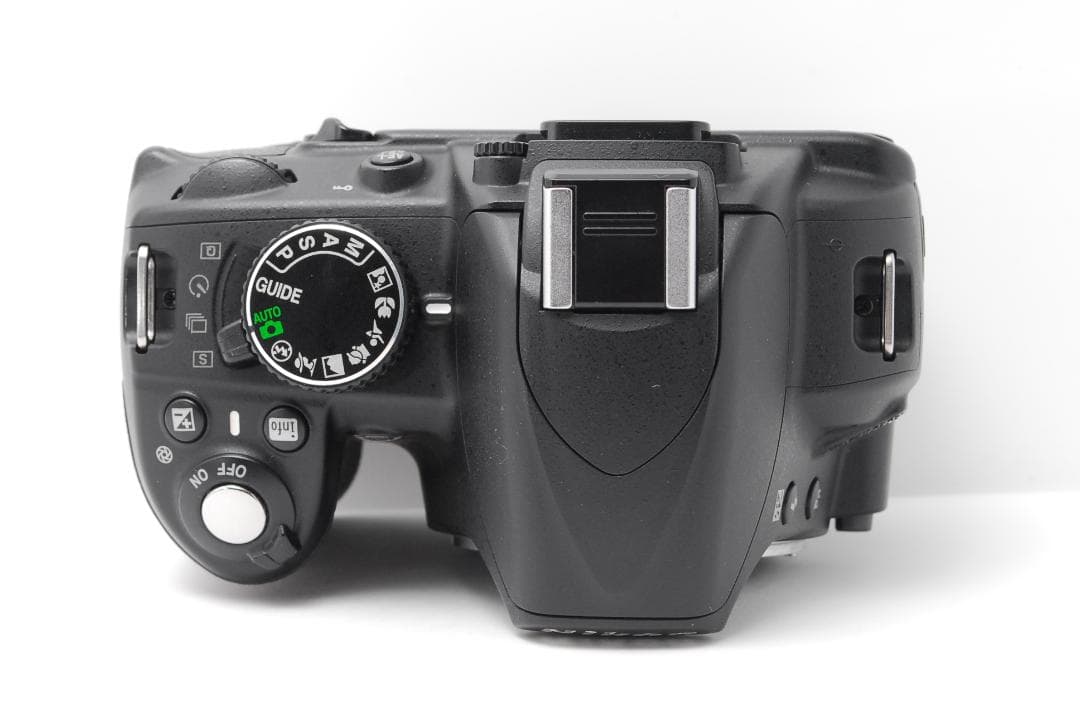 【新品級ショット数　美品】Nikon D3100　スマホ転送　動画も撮影できる