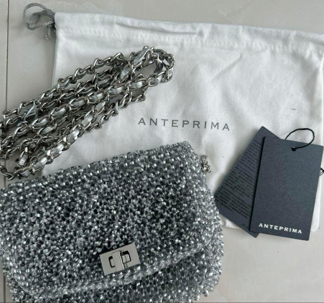 アンテプリマ　バッグ　シルバー