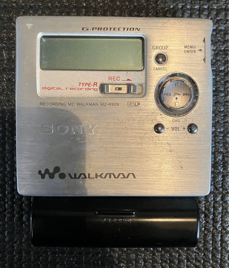 SONY ポータブルMDプレーヤー MZ-R909