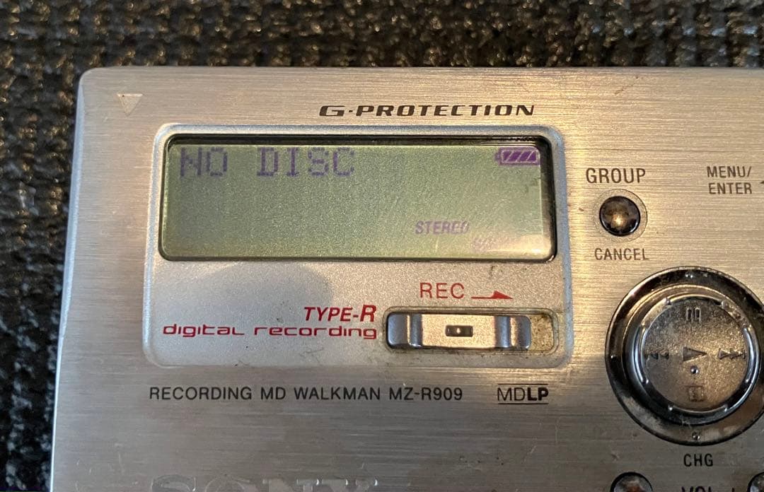 SONY ポータブルMDプレーヤー MZ-R909