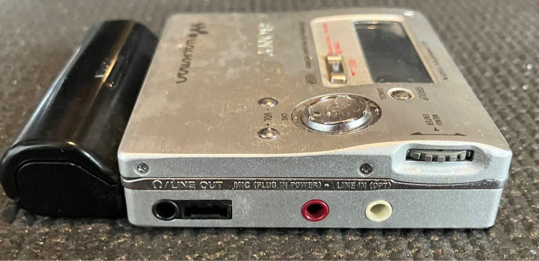 SONY ポータブルMDプレーヤー MZ-R909