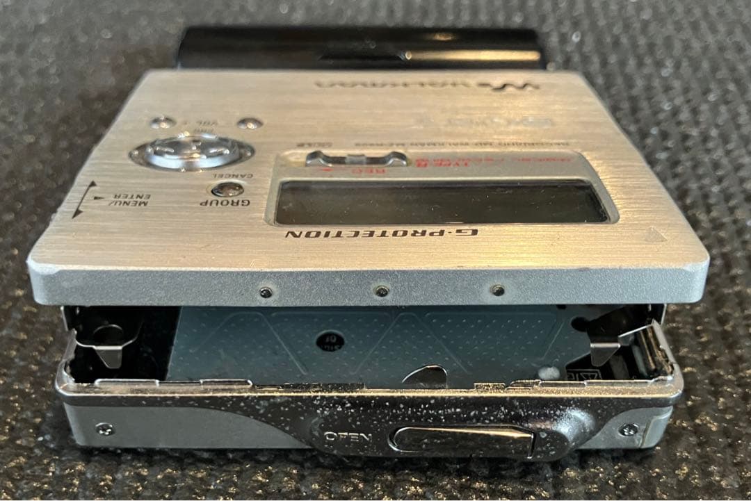 SONY ポータブルMDプレーヤー MZ-R909