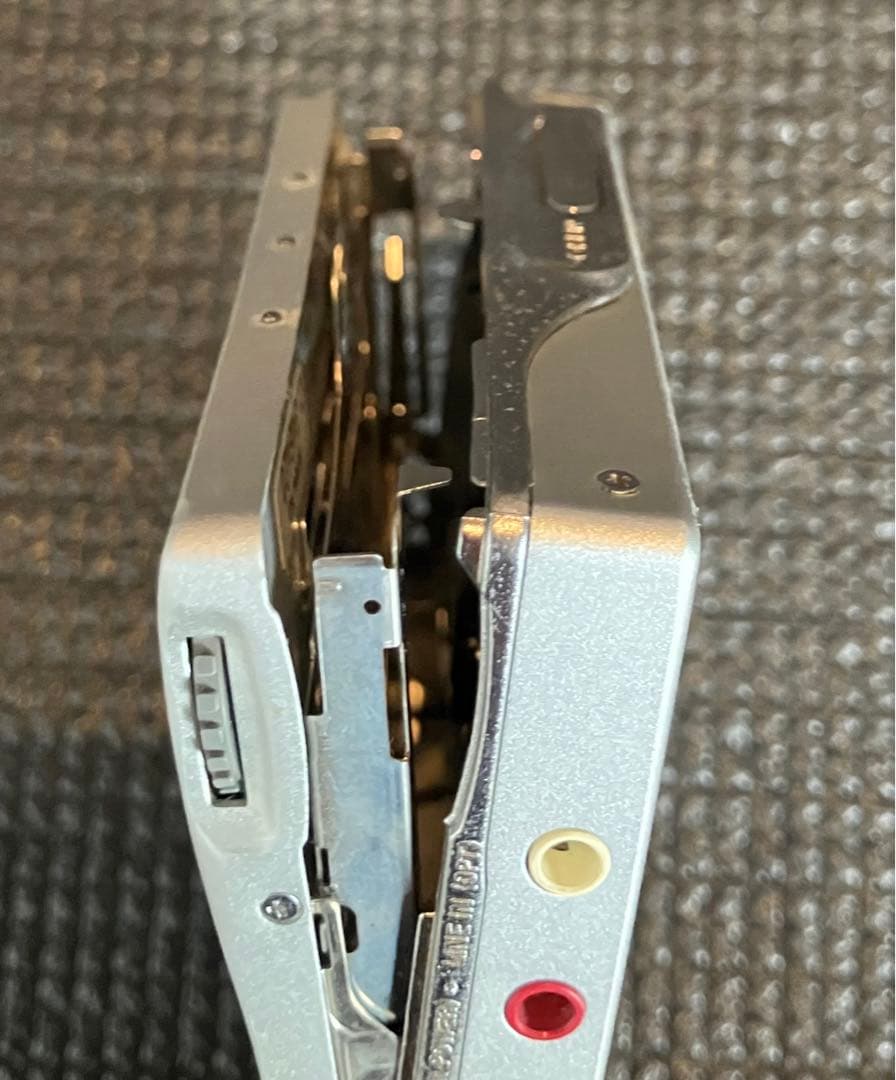 SONY ポータブルMDプレーヤー MZ-R909