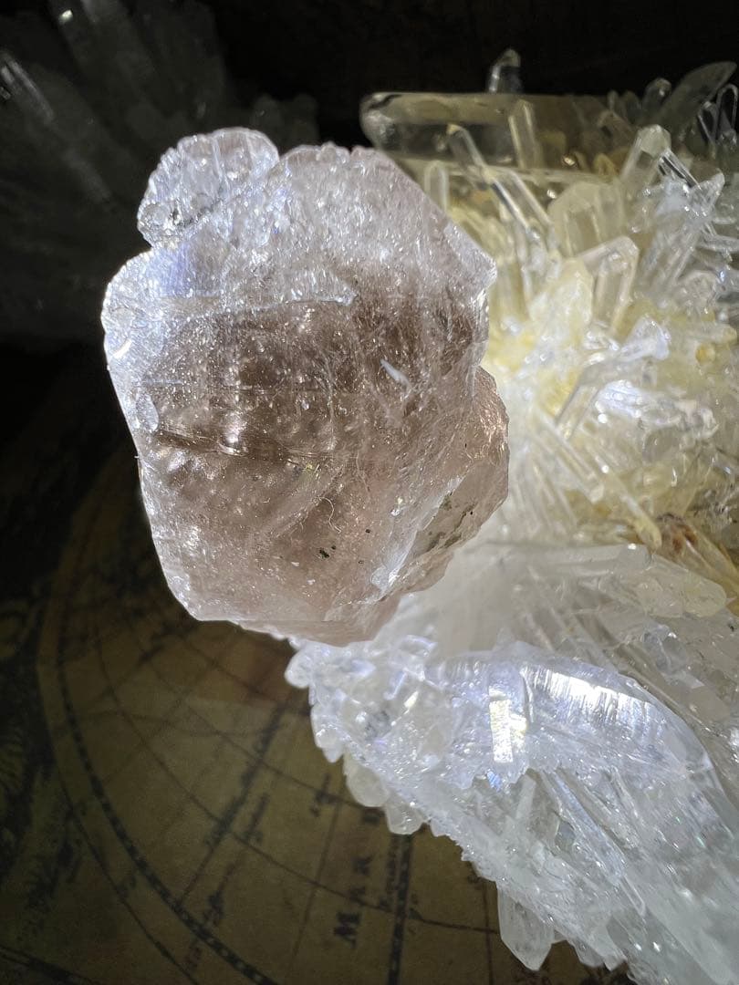 て*う様 龍脈の精髄 ― 煙水晶「山の幻影を宿す結晶」※売上の一部を保護猫活動に