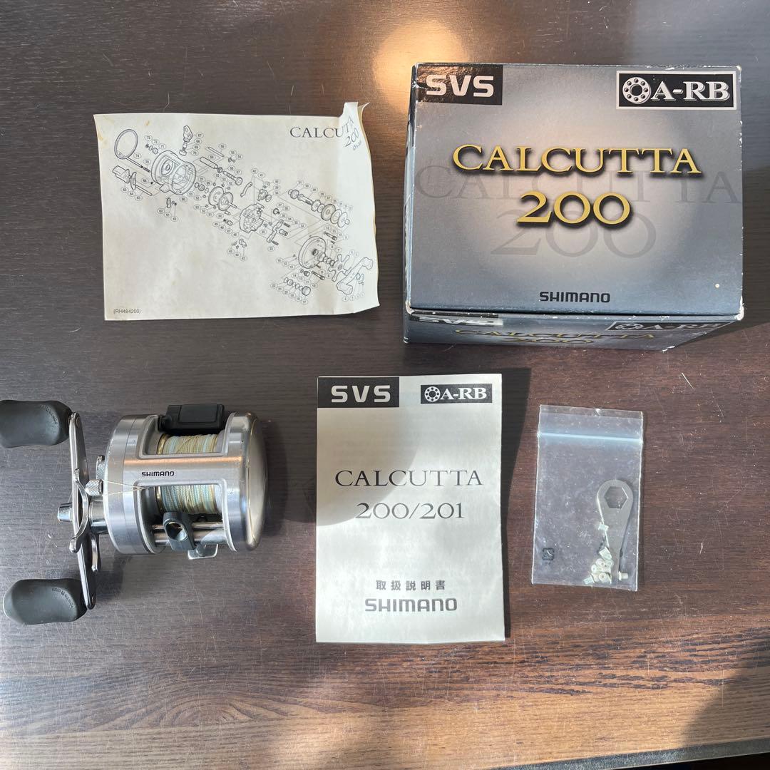 H*.様 【箱付・説明書／美品】シマノ カルカッタ200 SVS A-RB シル