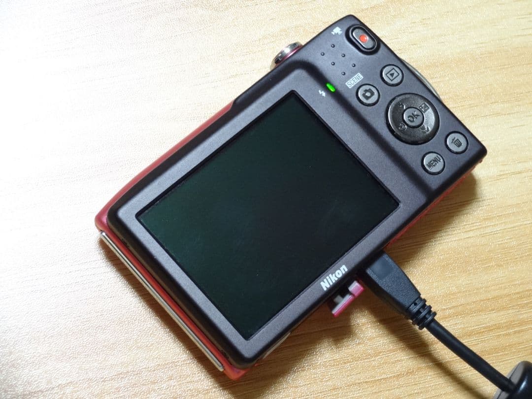 Nikon COOLPIX S3300 ストロベリーピンク