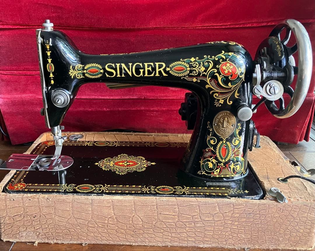 SINGER 古い電動ミシン