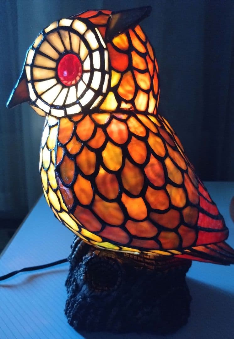 フクロウ型ステンドグラスランプ