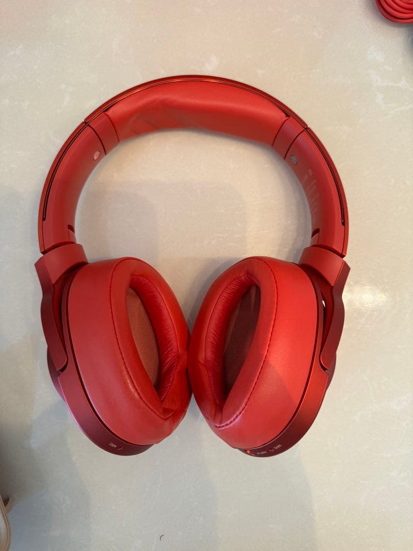 なす　SONY hear on Wireless NC レッド