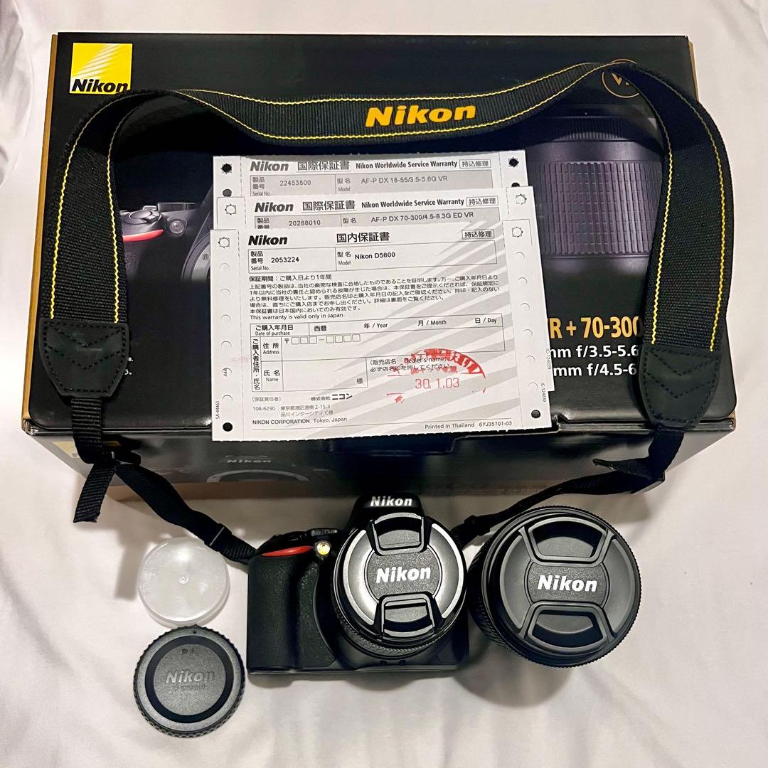 【未使用に近い】 D5600 ダブルズームキット 撮影280回 カメラバック付