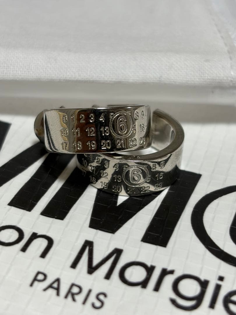 MM6 Maison Margiela　Numeric フープピアス