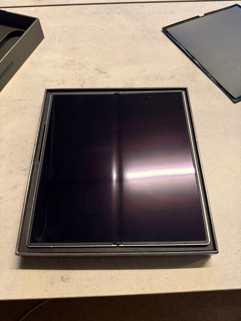 Samsung Galaxy Z Fold7 シルバー 本体　256GB