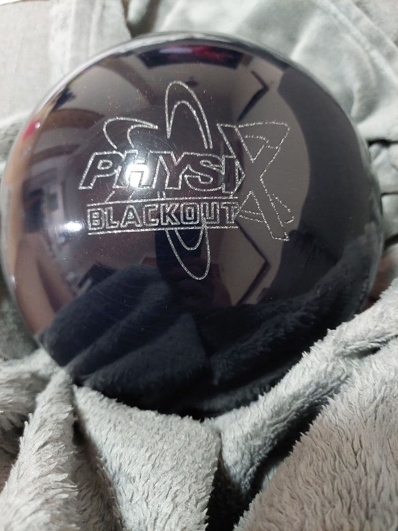 ボウリングボールフィジックスブラックアウト