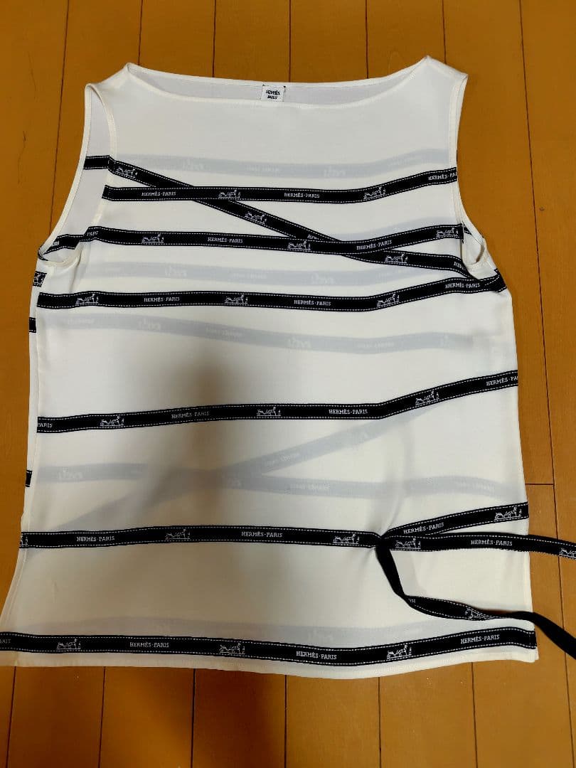 HERMES ボルデュックリボンシルクノースリーブトップス