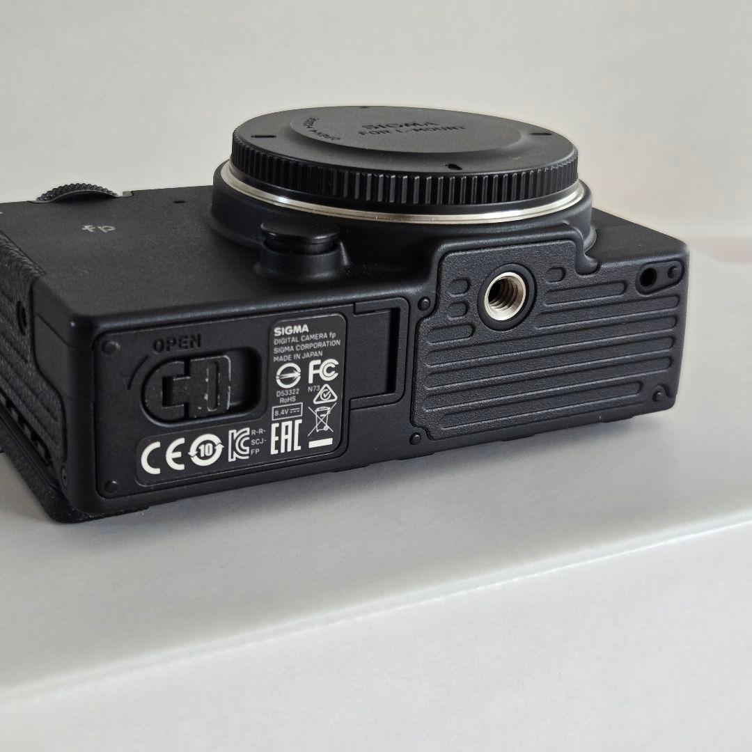 SIGMA fp ミラーレスカメラ 45mmレンズキット