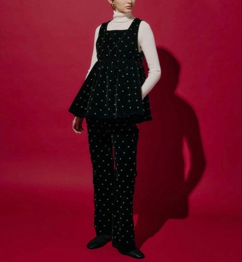 新品perna ベロアビジューパンツ　Lサイズ