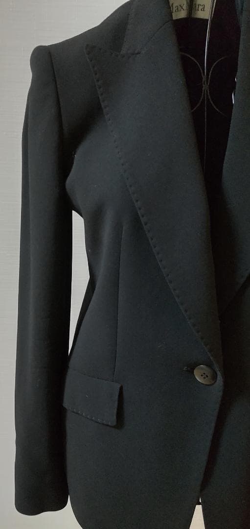 【メルカリ祭り限定価格】マックスマーラ　 テーラードジャケット　黒　40サイズ