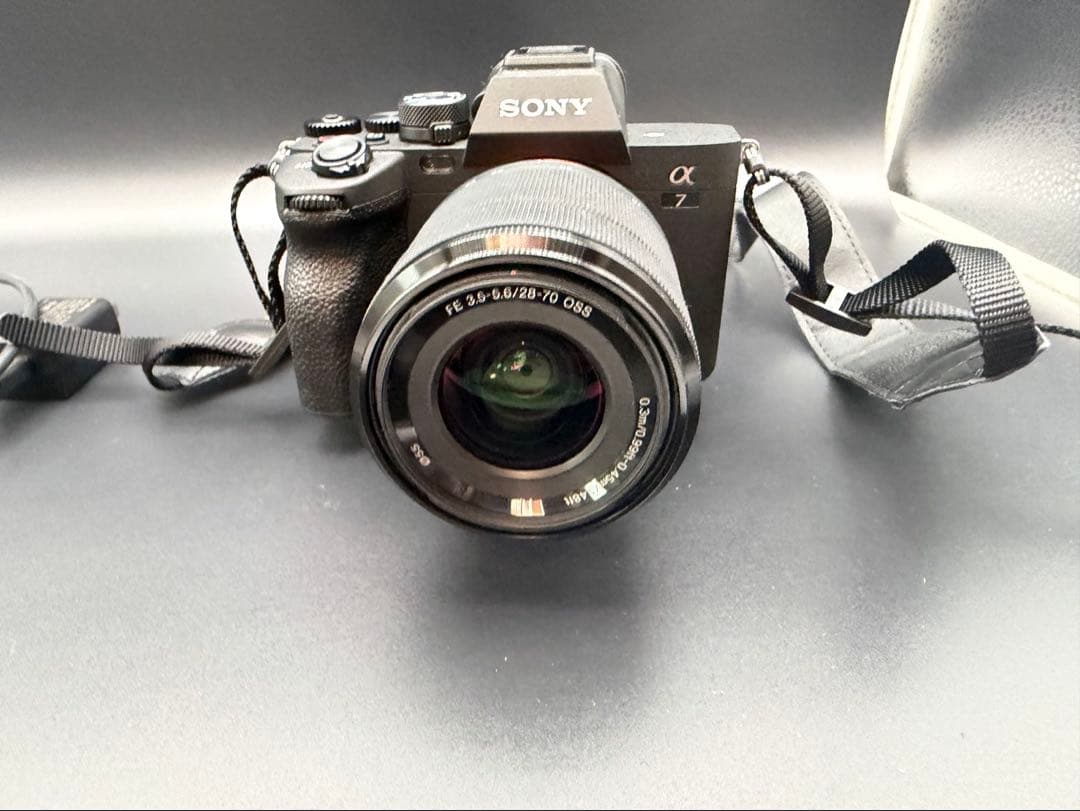 SONY ボディ ＋ 純正ズームレンズ FE 28-70mm＋ 充電器セット