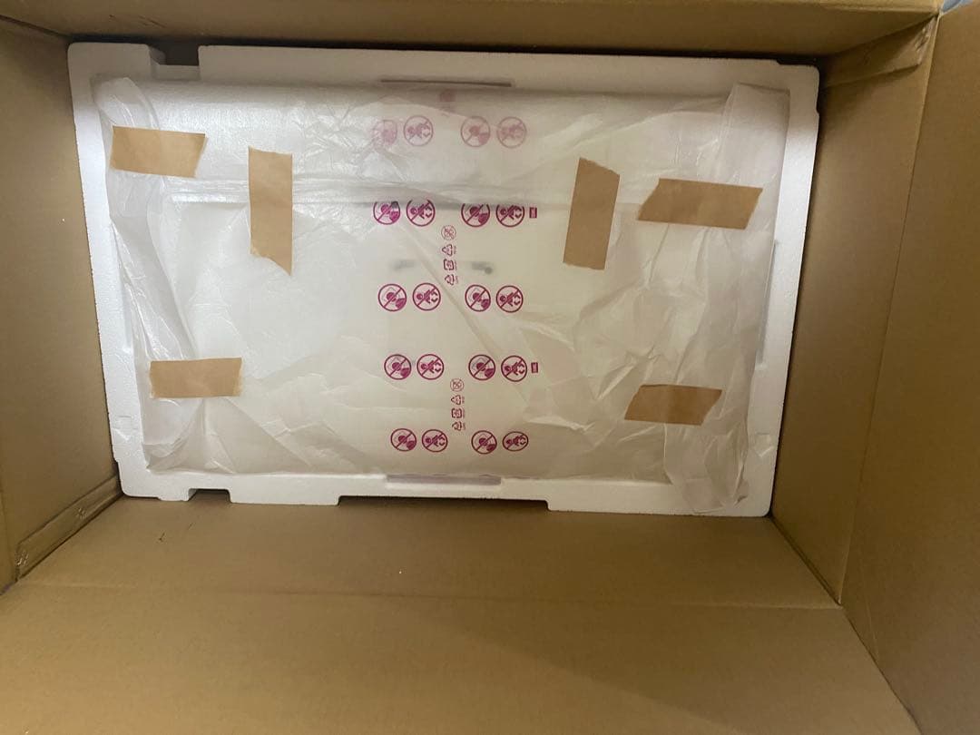 LG 32SQ780S-W/LG 31.5インチ4K (スタンド付き)