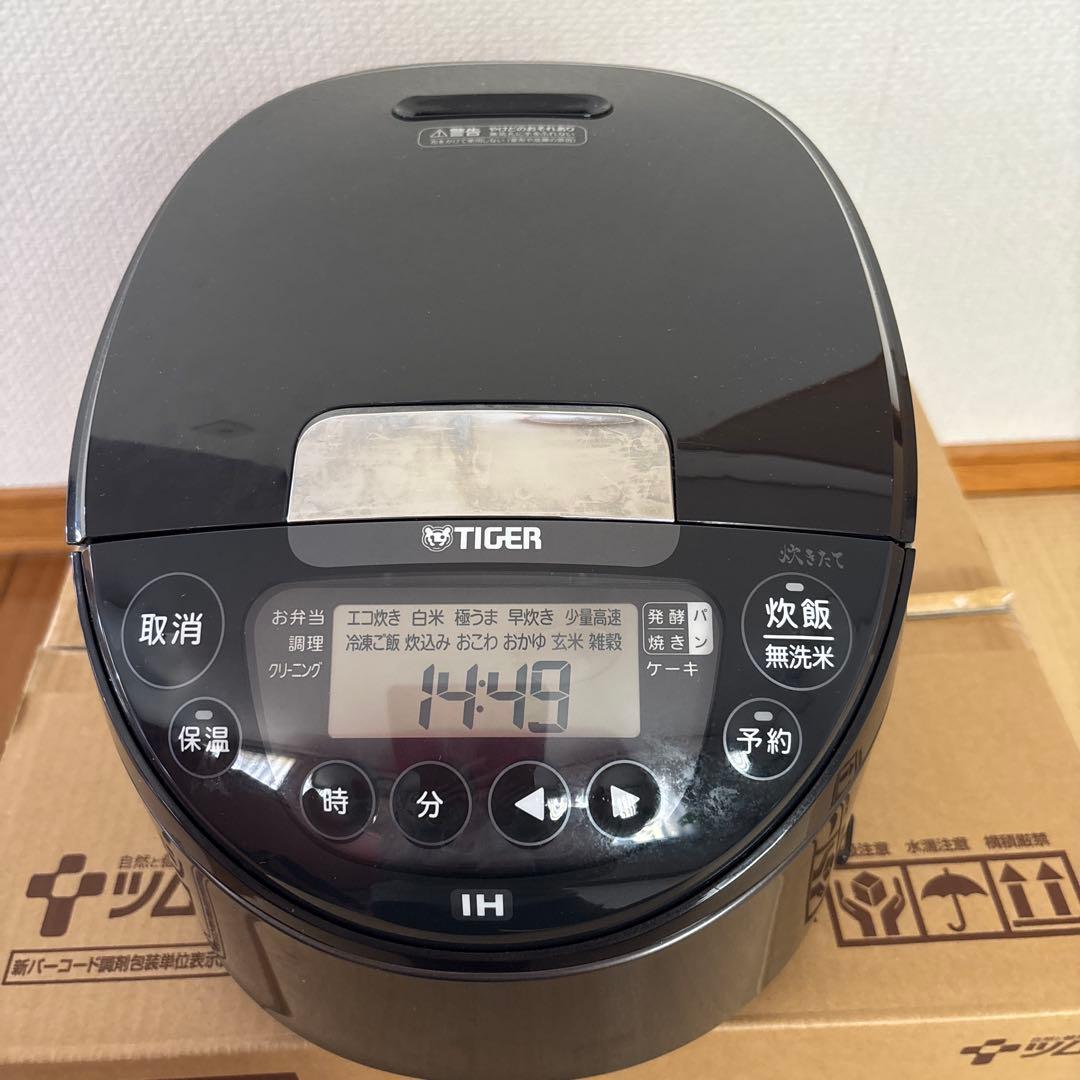 タイガー炊飯器5.5合　 　 　　　　jpwー10E3