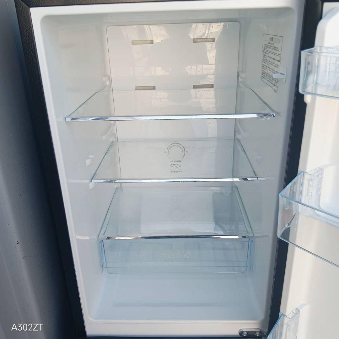 8821 送料設置込み　ハイセンス冷蔵庫　24年製　ガラスタイプ