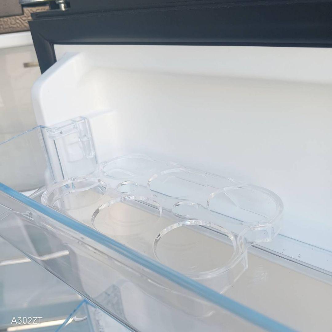 8821 送料設置込み　ハイセンス冷蔵庫　24年製　ガラスタイプ