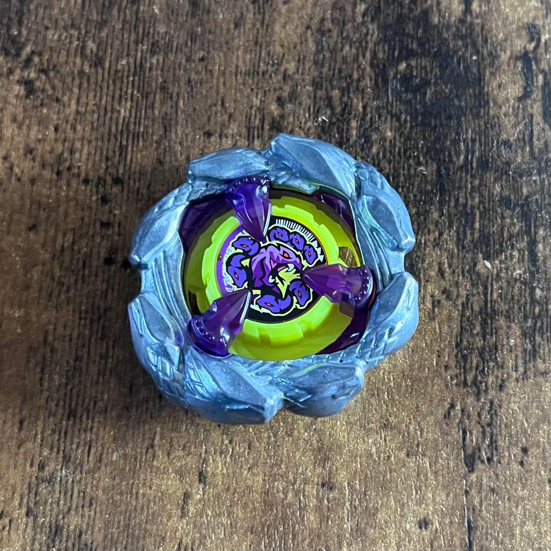 【重め新品全サ限定ベイ】ベイブレードX オロチクラスタ　重量　ブレードのみ　た8