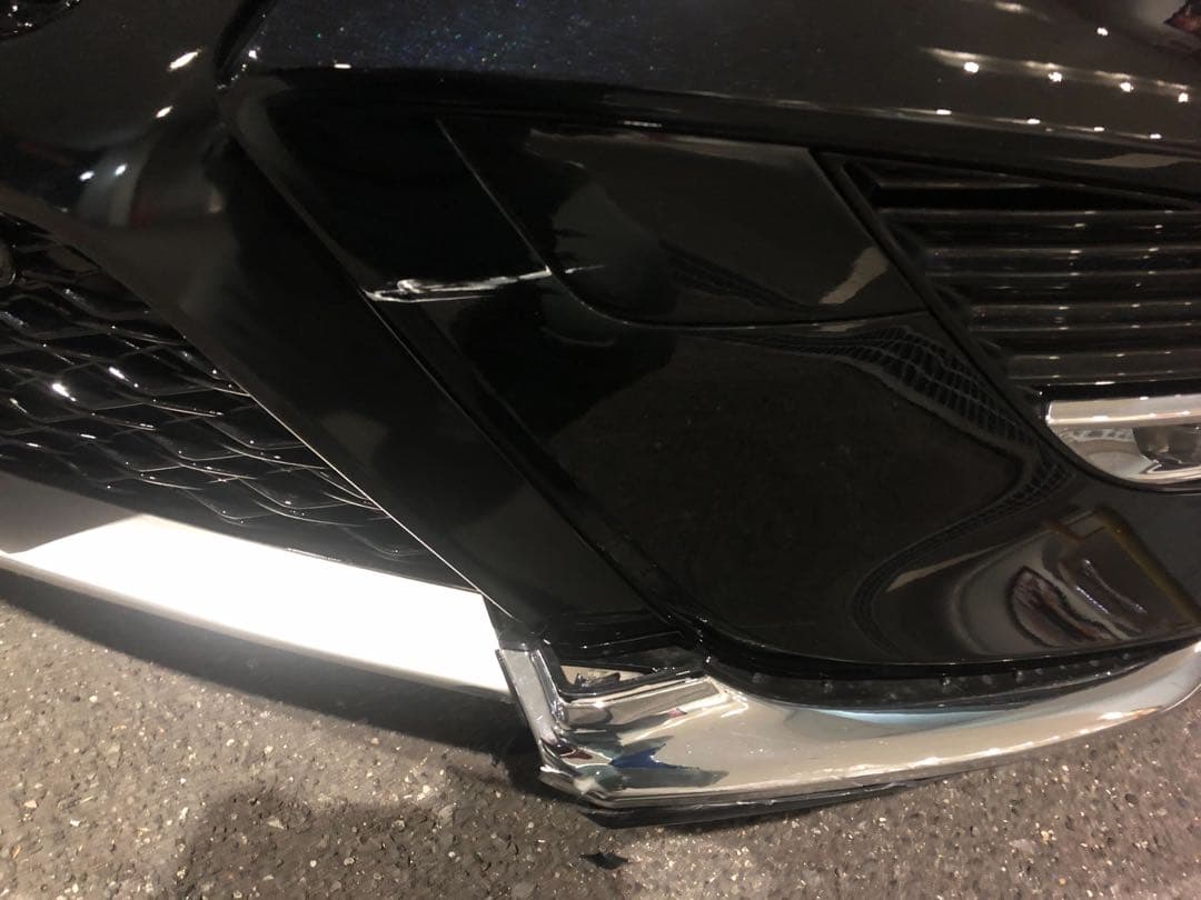 AXVH70 カムリWS フロントバンパー【近郊の方及び引取可能な方限定】