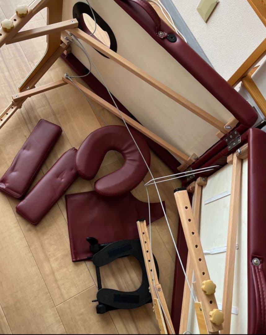 施術ベッド　マッサージベッド　折り畳み　持ち運び　ワインレッド　リラクゼーション