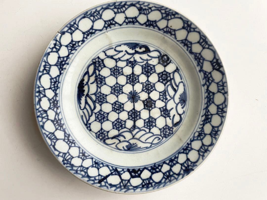 骨董　アンティーク　青花　染付　中国骨董　中国古陶磁　古染付　亀甲花文　丸皿