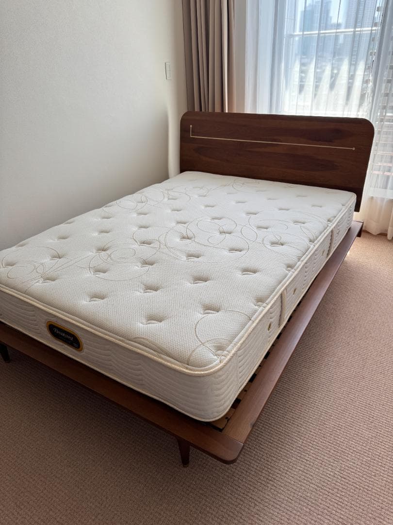 Yt【引き取り限定】ダブル ベッドフレーム & マットレス