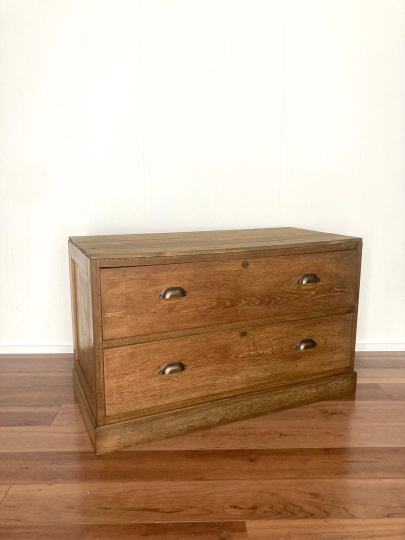 【ベティ】上質な無垢材の収納棚　テレビ台　ローボード　取っ手交換　天板補強