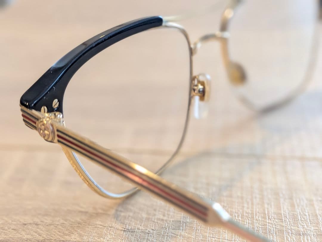 Gucci ゴールド/ブラック ダブルブリッジ アイウエア