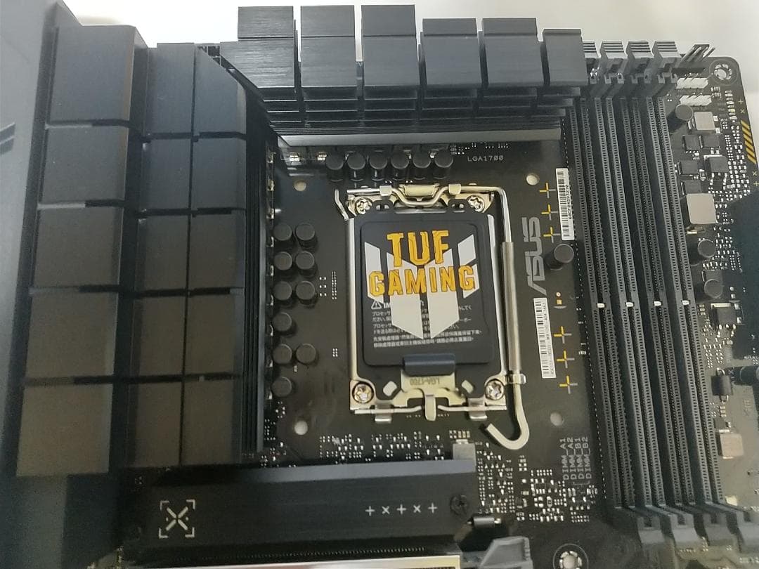 ASUS TUF GAMING B760M-PLUS D4 マザーボード