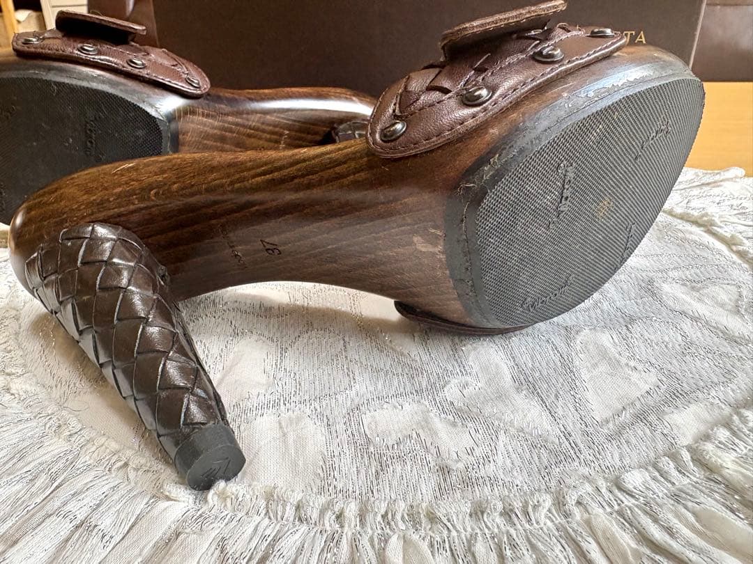 BOTTEGA VENETA ボッテガヴェネタイントレチャートサンダルミュール