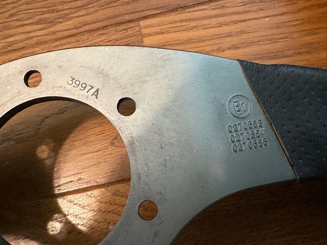 momo falcon 絶版　ホーンスイッチ　アース付き　モモ　ステアリング