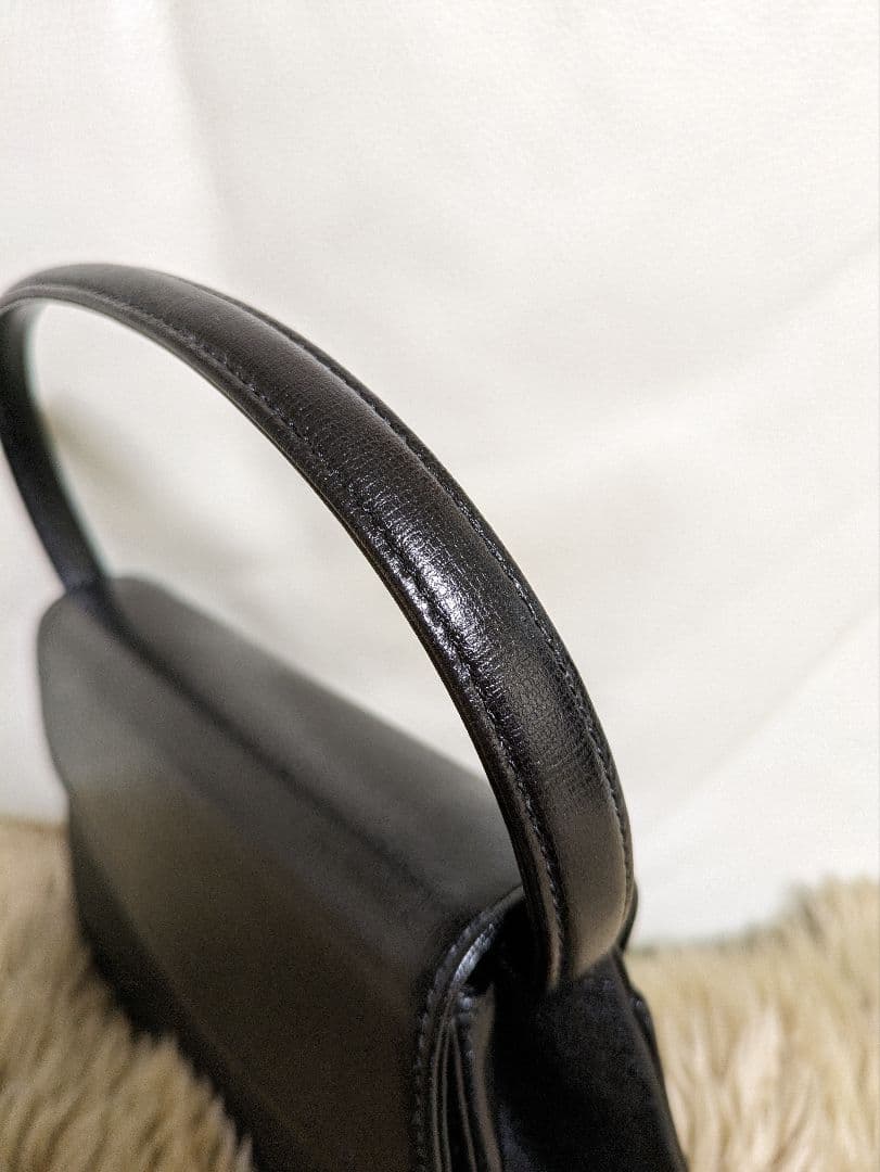 【ギミック有】【美品】ungaro ウンガロ　ハンドバッグ　黒　フォーマル　本革