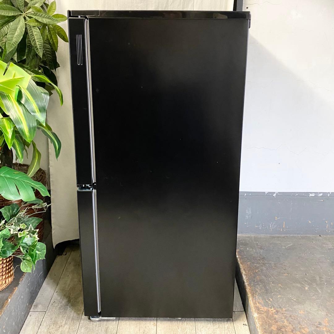 人気のブラックガラスドア！かなりカッコいい！どっちも付け替え♪冷凍冷蔵庫152L