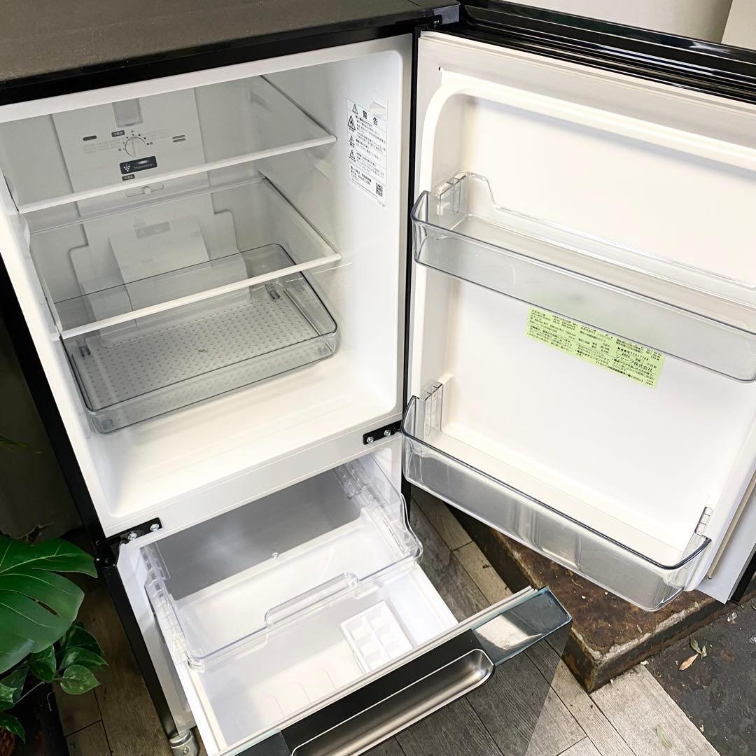 人気のブラックガラスドア！かなりカッコいい！どっちも付け替え♪冷凍冷蔵庫152L