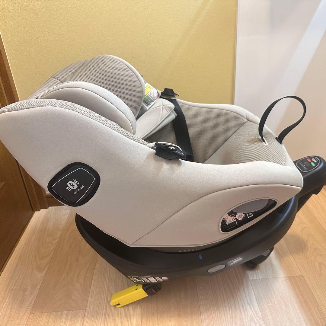 美品 アップリカ クルリラフィット