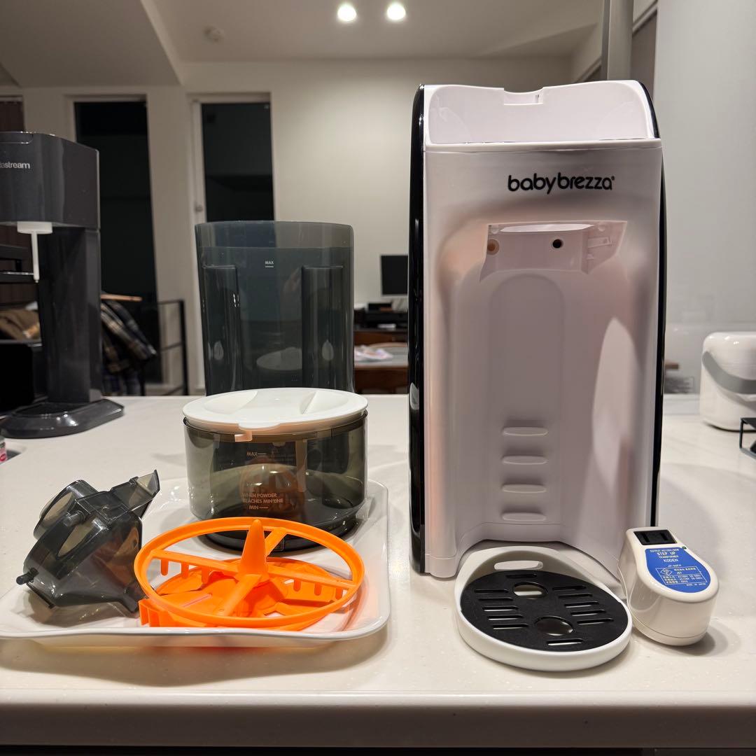 babybrezza ベビーブレッザ 自動ミルクメーカー 調乳機 変圧器付