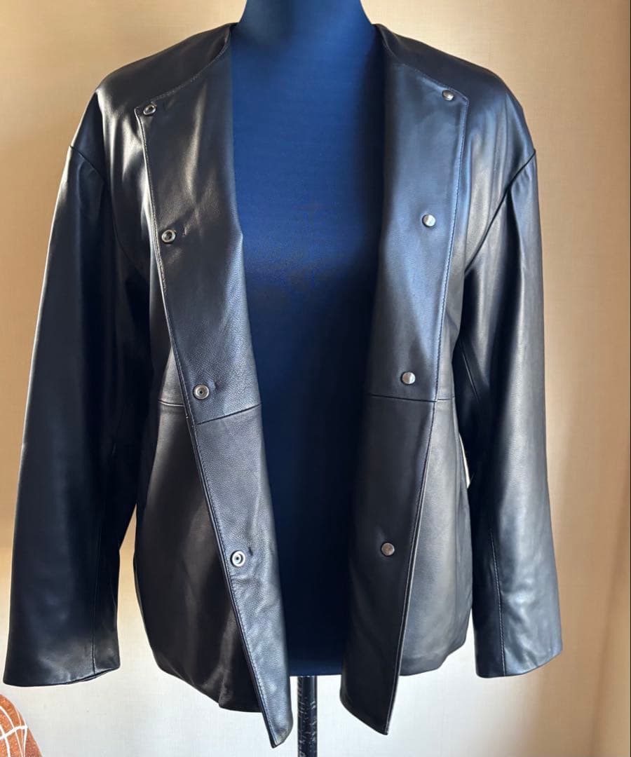 LYBY LYCKA 羊革ノーカラーレザージャケット 11AR ブラック 軽量