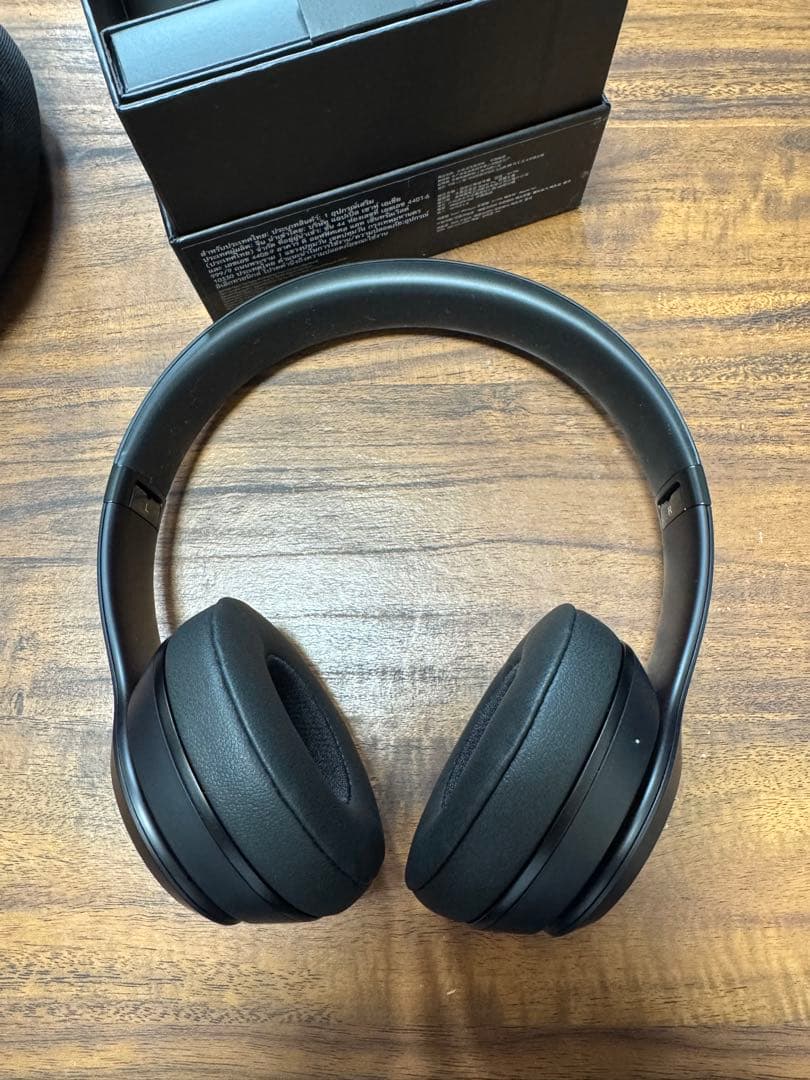 Beats Solo3 Wireless おまけでヘッドホン置き付き 最終値下げ