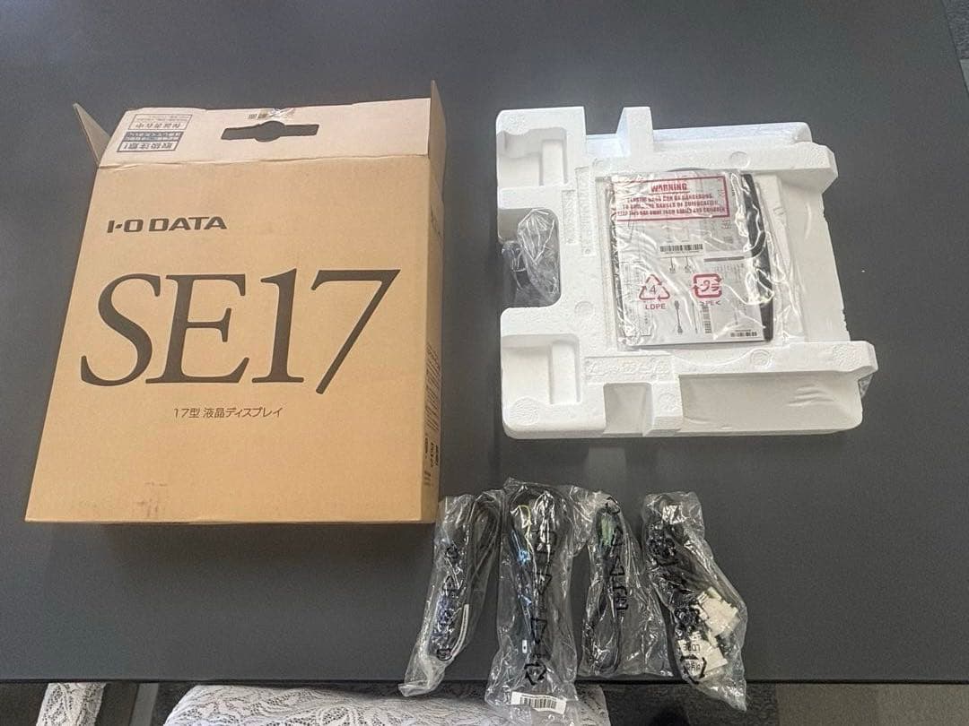 I-O DATA SE17 ディスプレイモニター 本体
