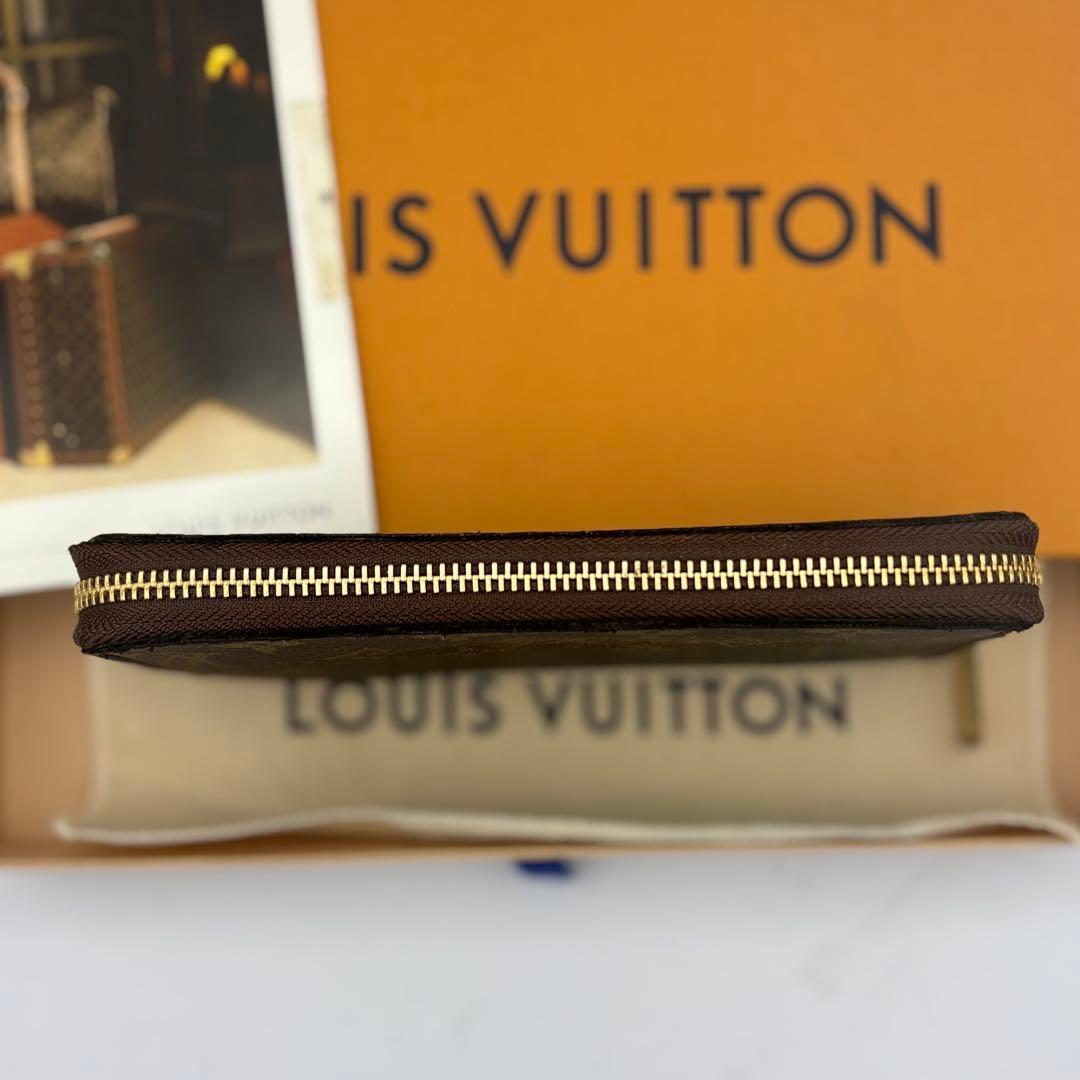 ルイヴィトン　モノグラム　ジッピーウォレット　M60017