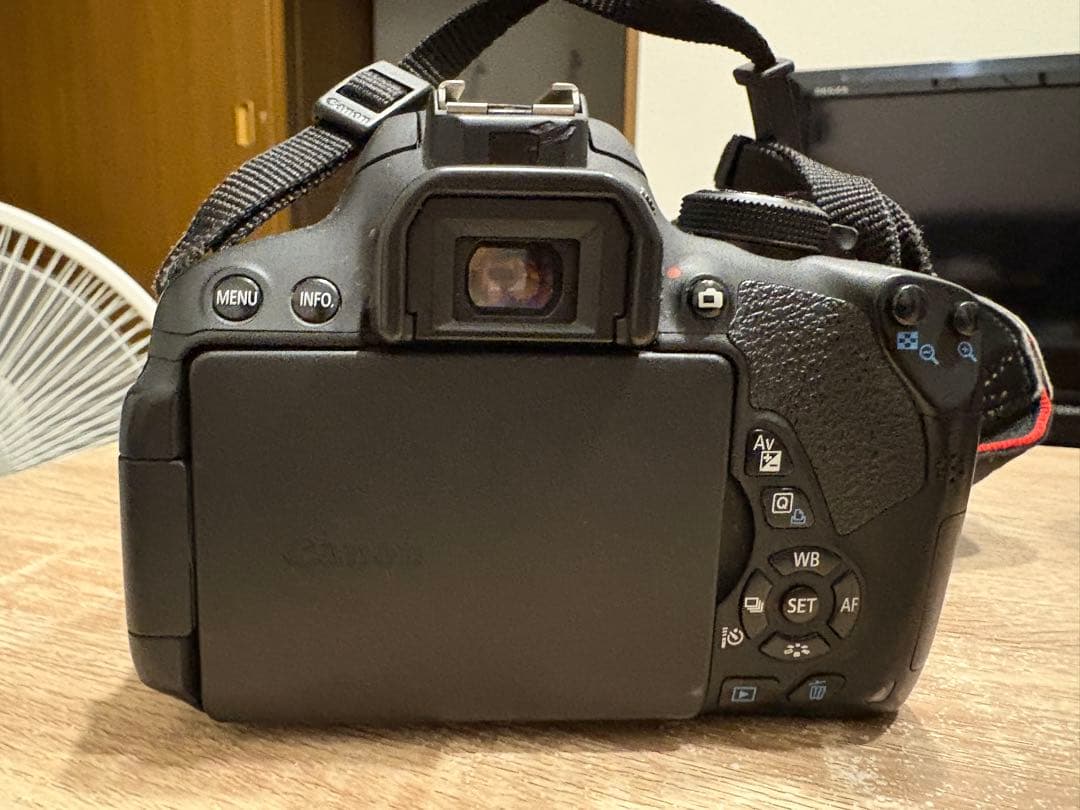 セットCanon EOS Kiss X7 本体、高倍率/広角レンズ