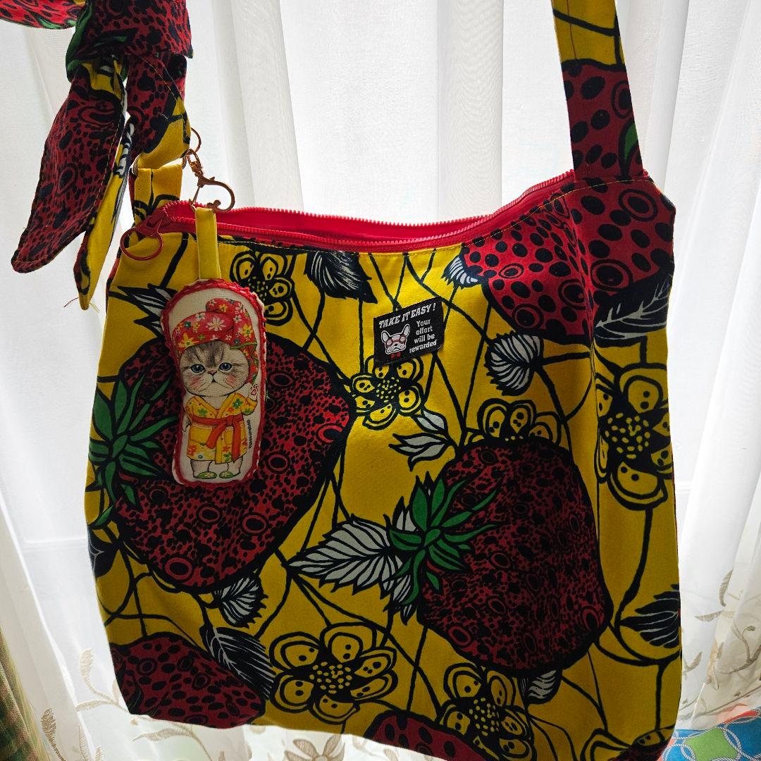 ♥2匹の仲良し猫ちゃんのトートバック&大きな苺バックセット　コヤンイサムチョン